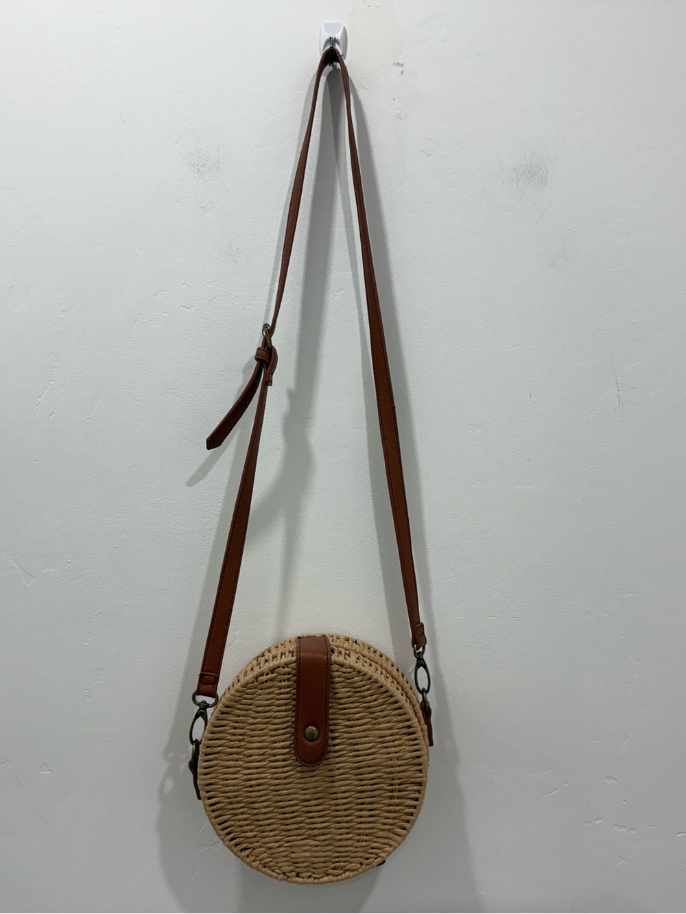 Round Woven Summer Crossbody Bag Cherry Lining